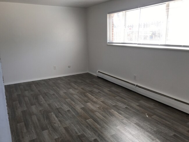 Foto del edificio - 1124 Holland Park Blvd