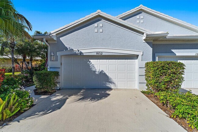 Building Photo - 1832 SW Willowbend Ln