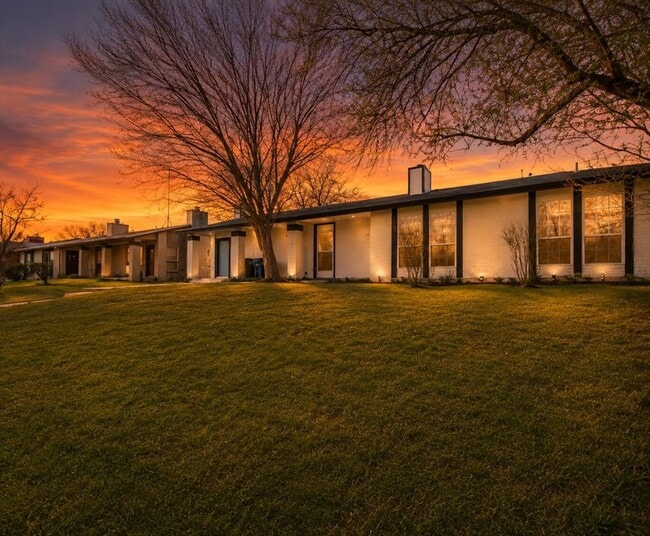 Building Photo - 4900 E Stassney Ln
