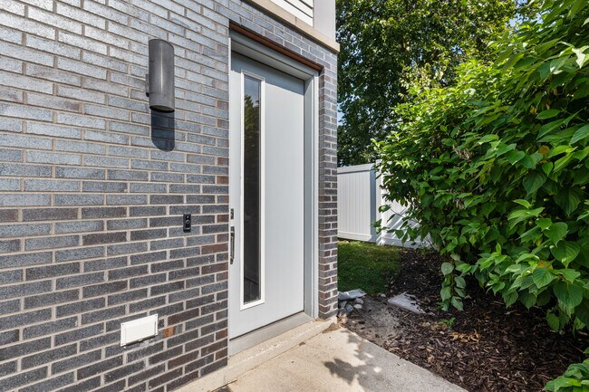 Foto del edificio - 635 Fairview Ave NE