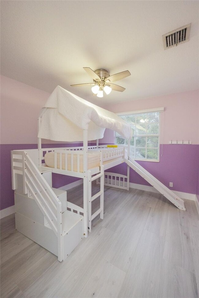 Foto del edificio - 50 Desford Ln