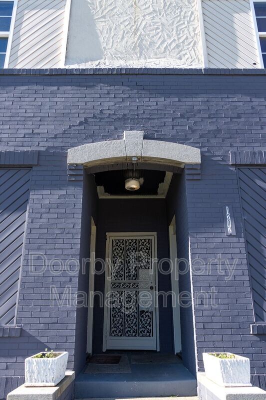 Foto del edificio - 1202 Duncan Ave