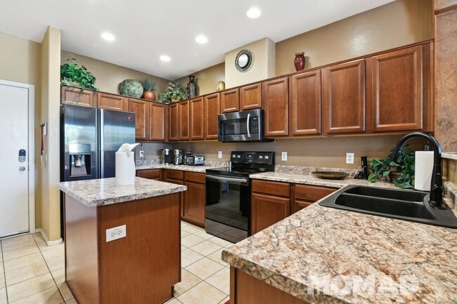 Building Photo - Luxurious 3BR Condo in Anthem