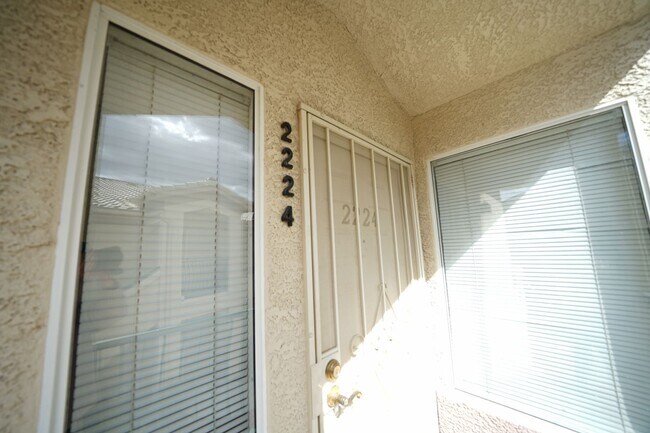 Foto del edificio - 5710 E Tropicana Ave