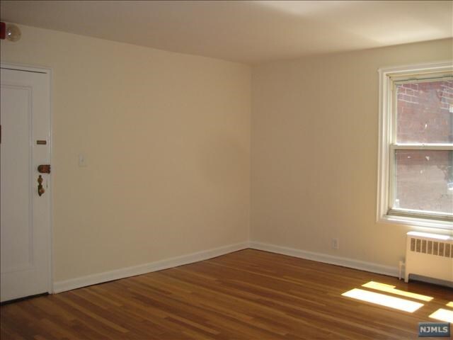 Foto del edificio - 2320 Linwood Ave