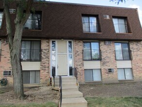 Building Photo - 203 N Waters Edge Dr