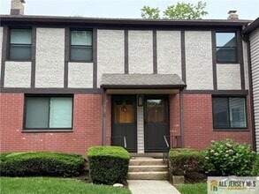 Building Photo - 182 Newman St