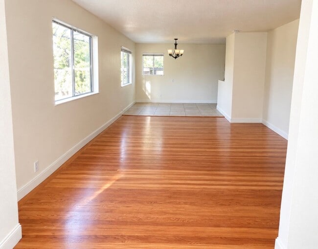 Building Photo - 277