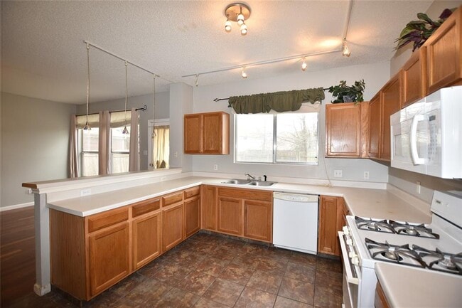Building Photo - 1303 Julies Walk