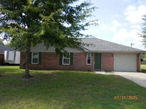 Building Photo - 1616 Seneca Ln