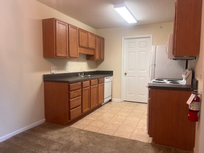 Building Photo - 153-G Millstone Rd