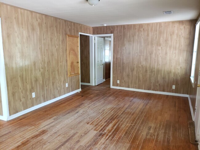 Building Photo - Home for rent