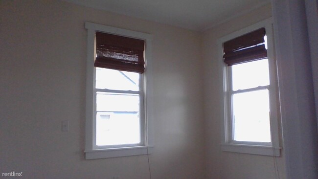 Foto del edificio - 1 br, 1 bath House - 239B Lakeside Blvd