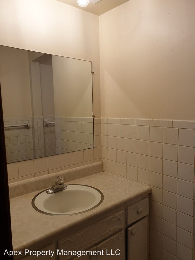 Foto del edificio - 506 Lakeside St
