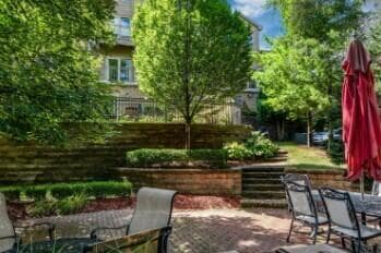 Building Photo - 934 W Huron St