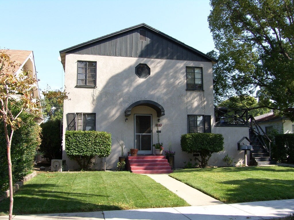Primary Photo - 215 E F St