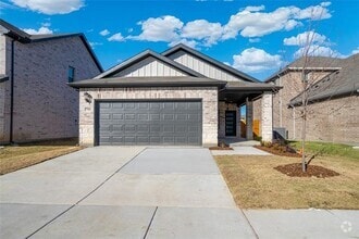 Building Photo - 704 Hemingway Ln