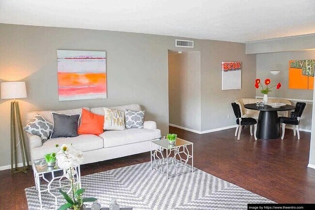 Foto del edificio - 535 Harvest Hill Rd