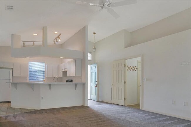 Building Photo - 258 Kings Pond Ave