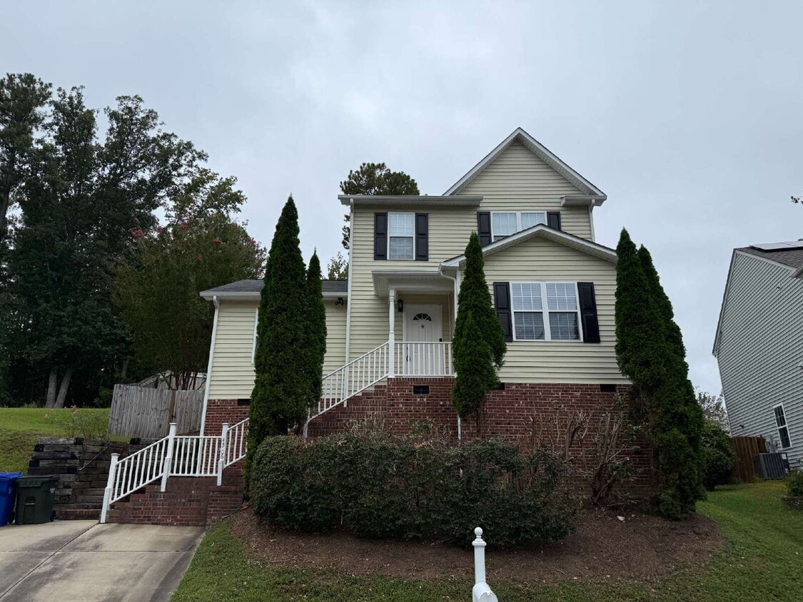 Photo - "Elevated 4-Bedroom Home with Granite Touches, Hardwood Floors & Spacious Fenced Backyard - 4506 Cor