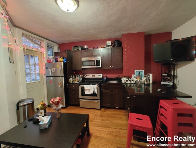 Foto del edificio - 161 Endicott St