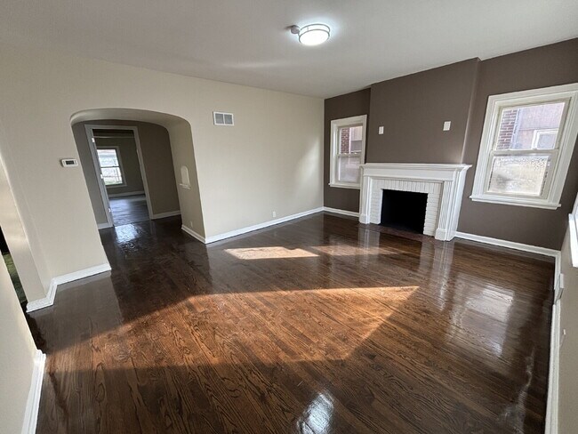 Foto del edificio - Charming 4-bed Home in Gary