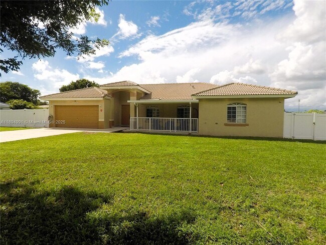 Foto del edificio - 28128 SW 173rd Pl