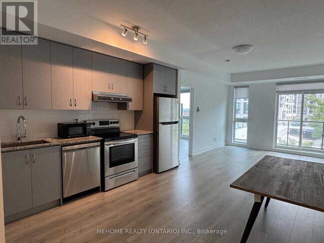Photo du bâtiment - 1709-1709 Bur Oak Ave