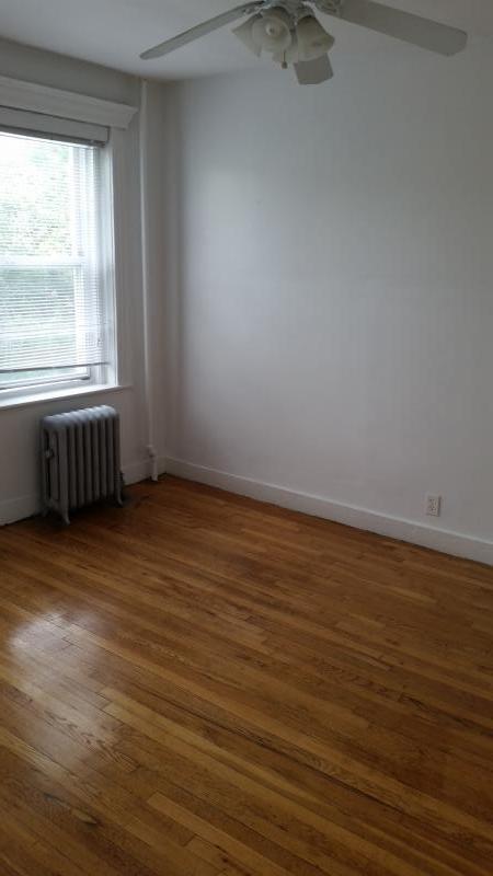 Building Photo - 61 Park Dr