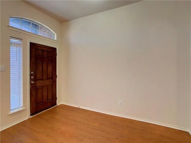 Building Photo - 1341 Rainbow Parke Dr