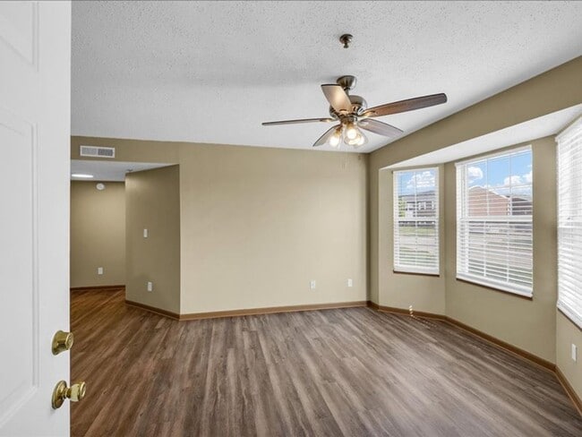 Interior Photo - Briarwood II