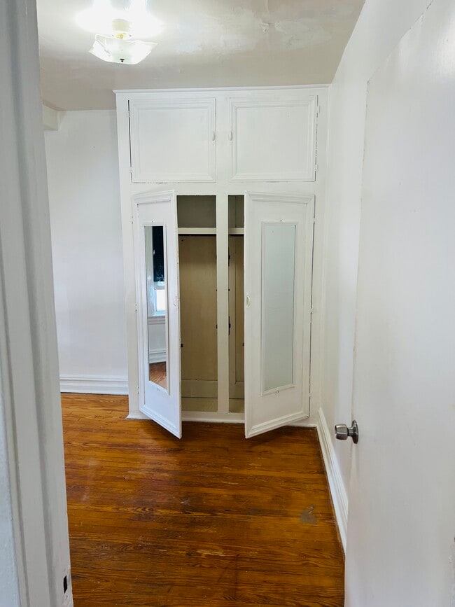 Building Photo - 59 Mozart St