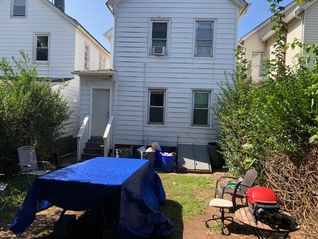 Building Photo - 77 Wyckoff St