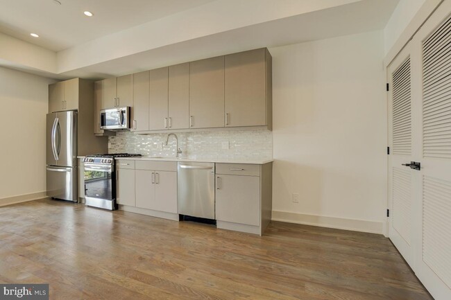 Foto del edificio - 3522 12th St NE