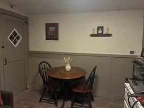 Building Photo - 9 Hampshire Ln