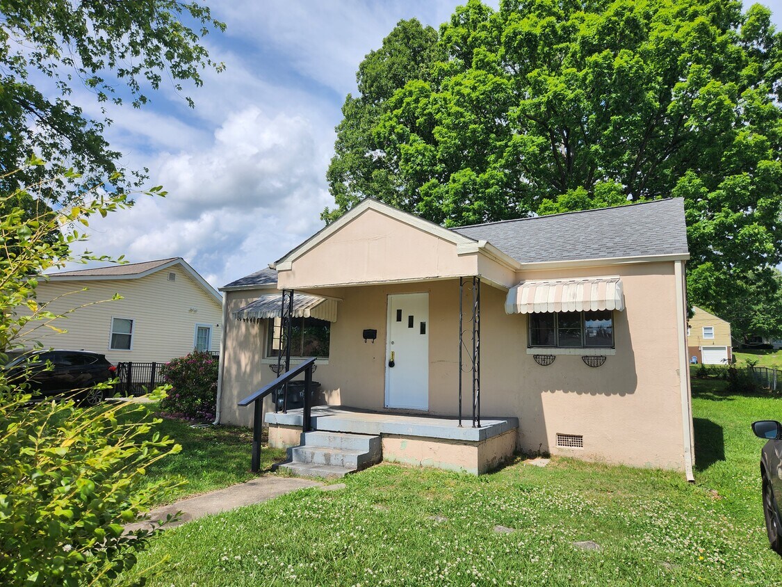 Foto principal - 1825 Kenwood Rd