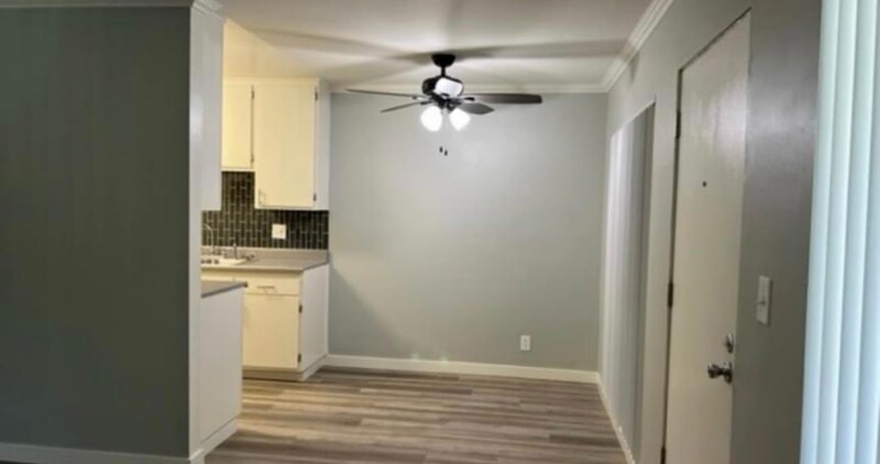 Foto del edificio - 8821 Owensmouth Ave