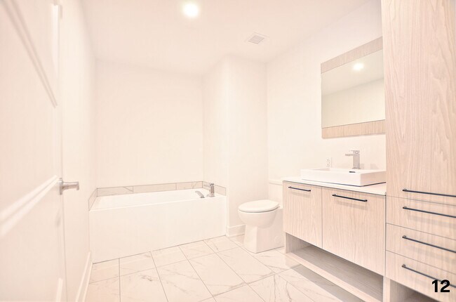 Building Photo - 12065 Rue de Blois