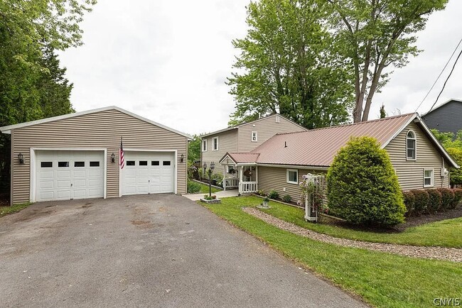 Photo - 9470 Horseshoe Island Rd House