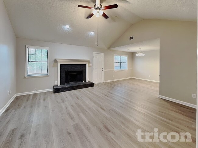 Building Photo - 11069 Hunters Ln