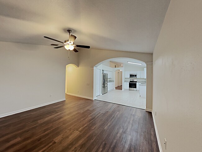 Building Photo - 2133 Shelbourne Court