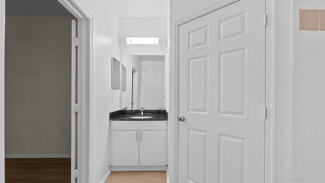 Baño - The Reserve at Fairfax Corner