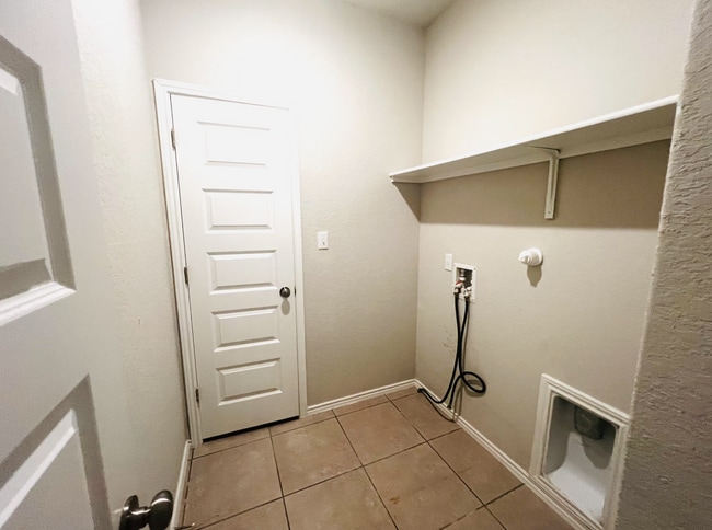 Foto del edificio - 7851 Abbey Pl