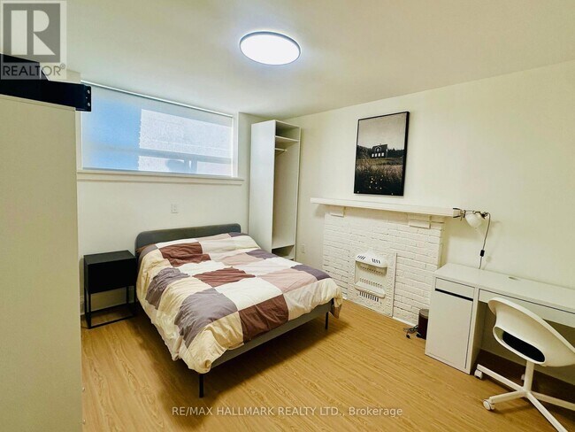 Photo du bâtiment - 597 St Clair Ave W