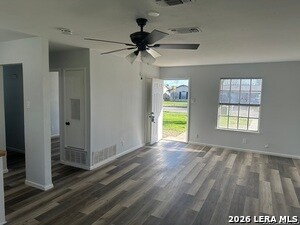 Foto del edificio - 115 Meadow Trail Dr