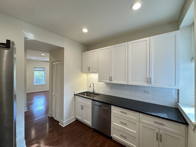 Foto del edificio - 1159 W Lunt Ave