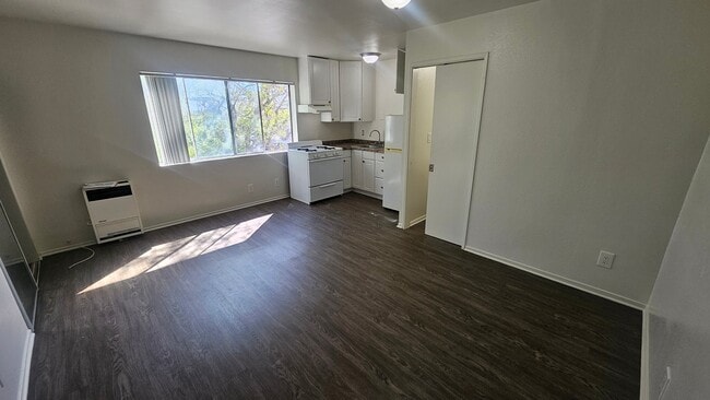 Photo - 1750 S Longwood Ave Apartment