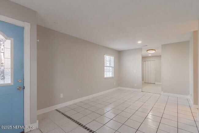Building Photo - 1050 Assisi Ln
