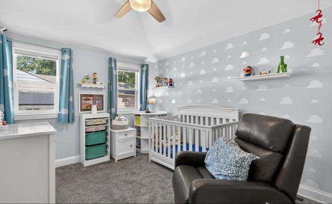 Foto del edificio - 14928 Walnut Dr