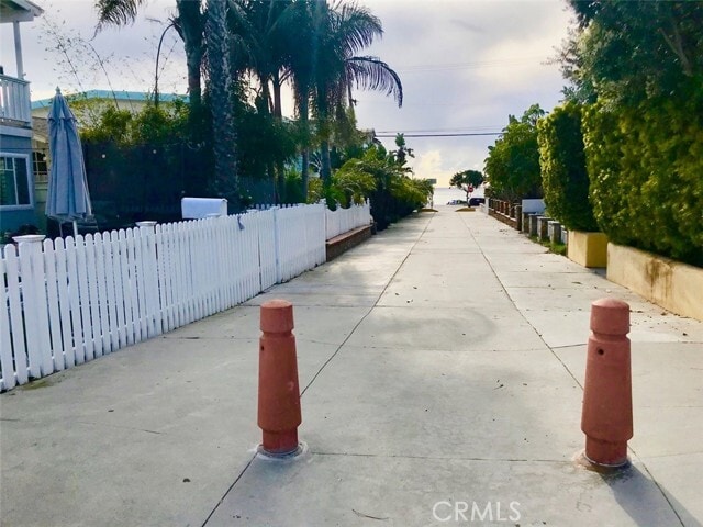 Building Photo - 334 11th St